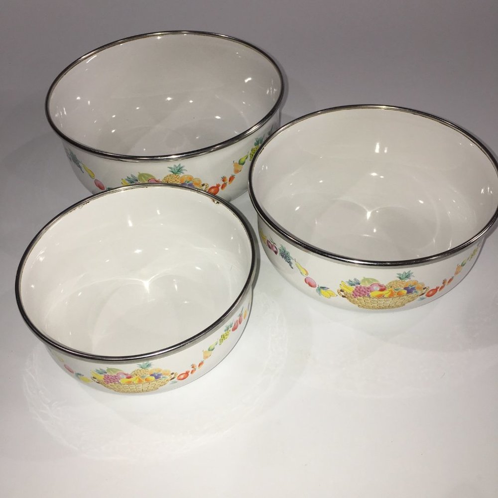 Kobe Kitchen Nesting Bowls Enamel Metal Vintage